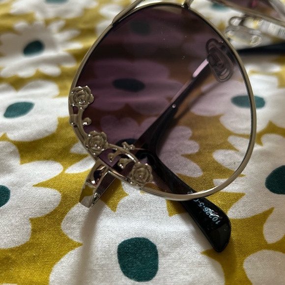 Aviator sunglasses with roses - Picture 3 of 5